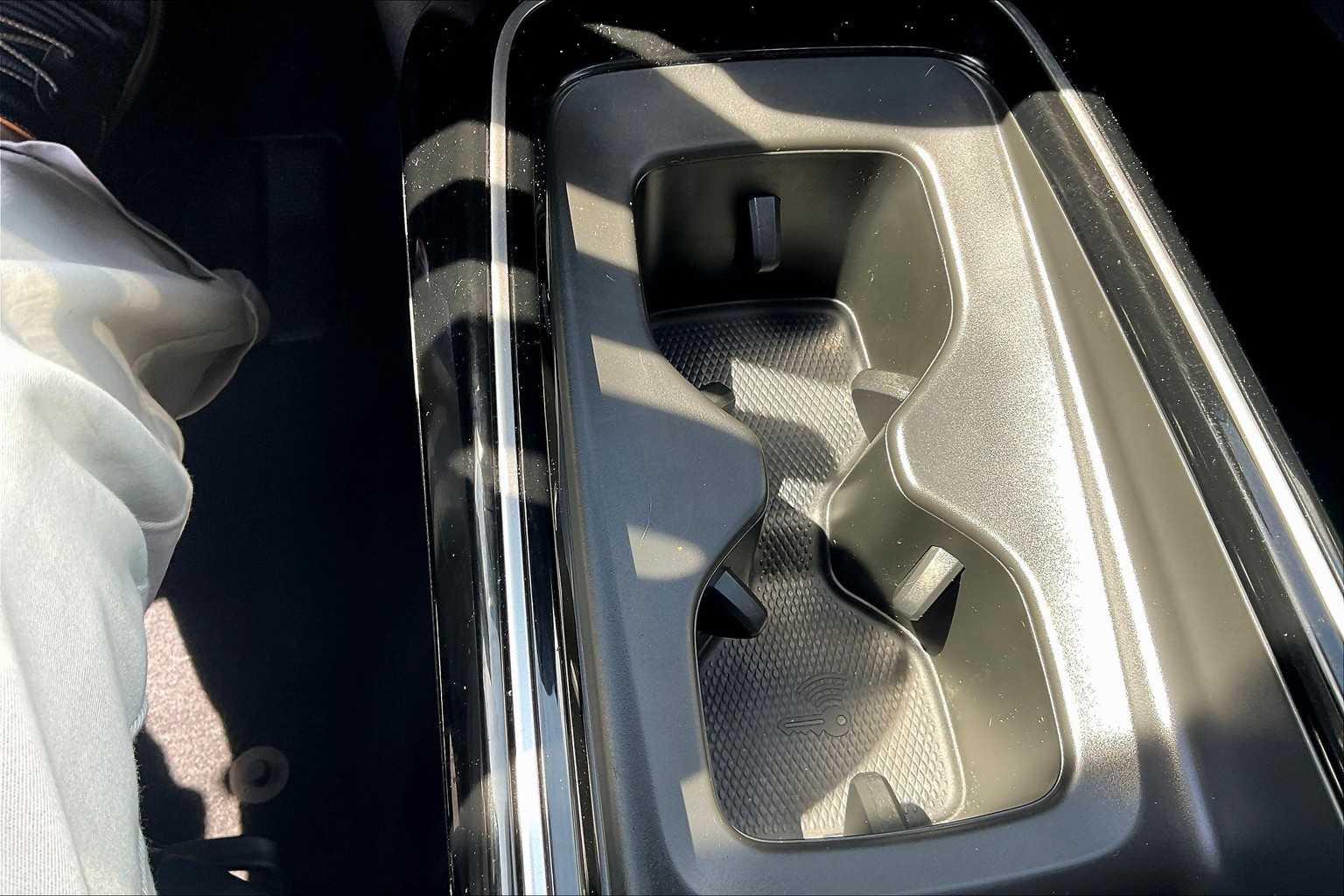 2023 Volkswagen ID.4 Pro - Photo 28