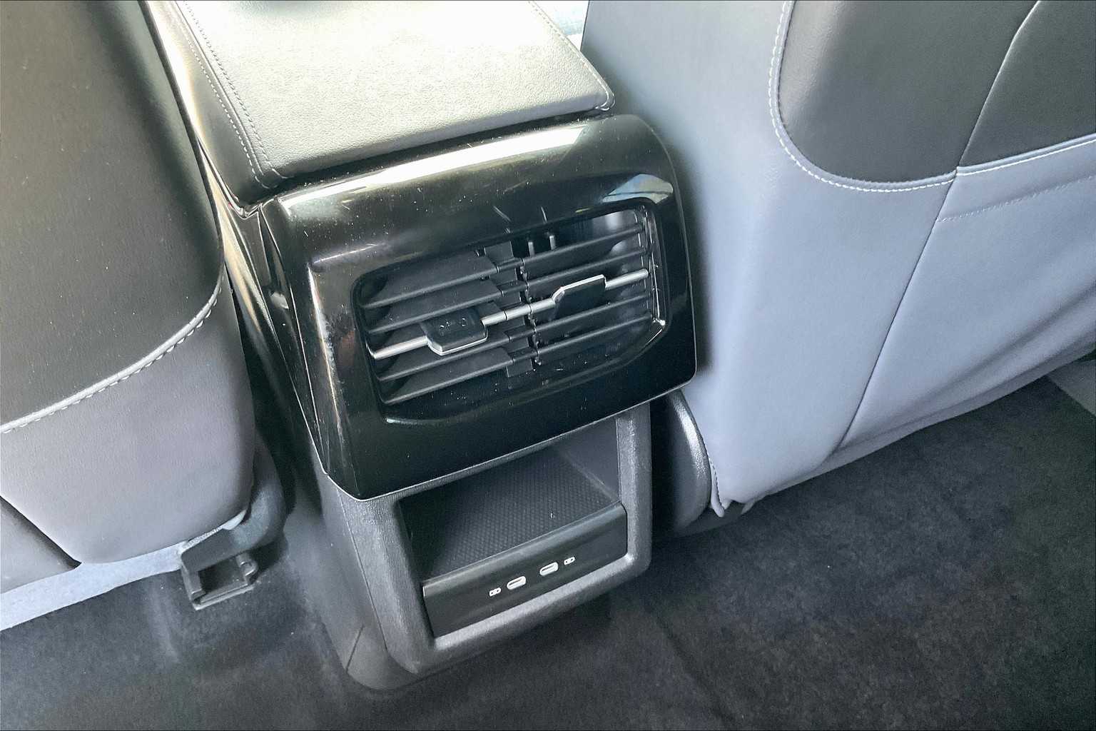 2023 Volkswagen ID.4 Pro - Photo 29