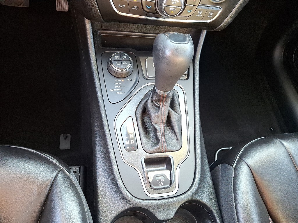 2021 Jeep Cherokee Trailhawk - Photo 16