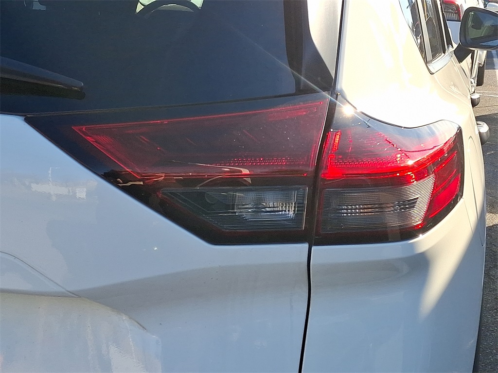 2023 Nissan Rogue S - Photo 8