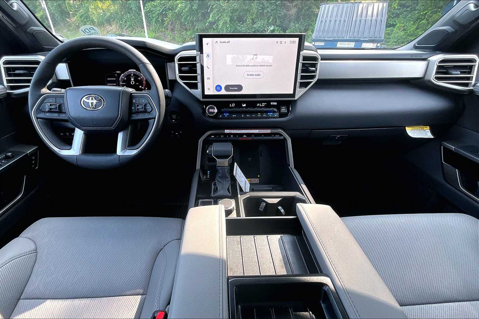 2025 Toyota Tundra Limited - Photo 12