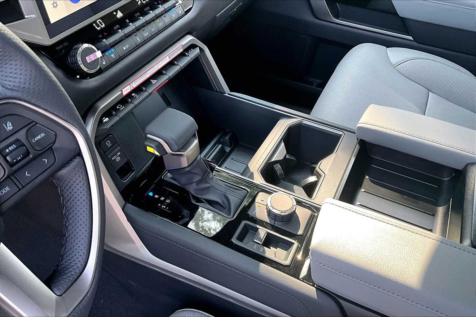 2025 Toyota Tundra Limited - Photo 14