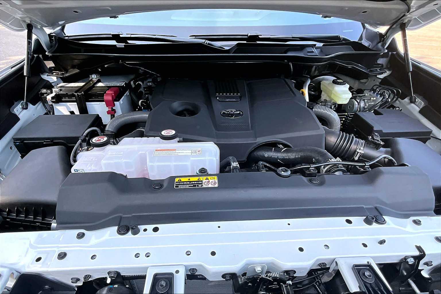 2025 Toyota Tundra Limited - Photo 16