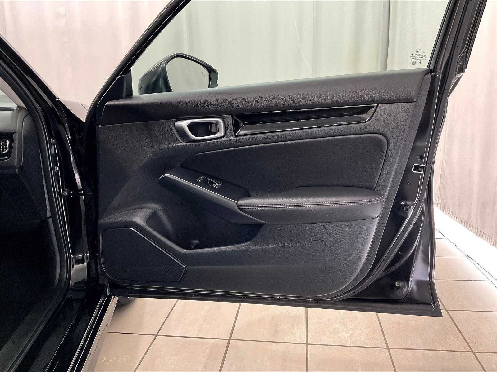 2024 Honda Civic Touring - Photo 12