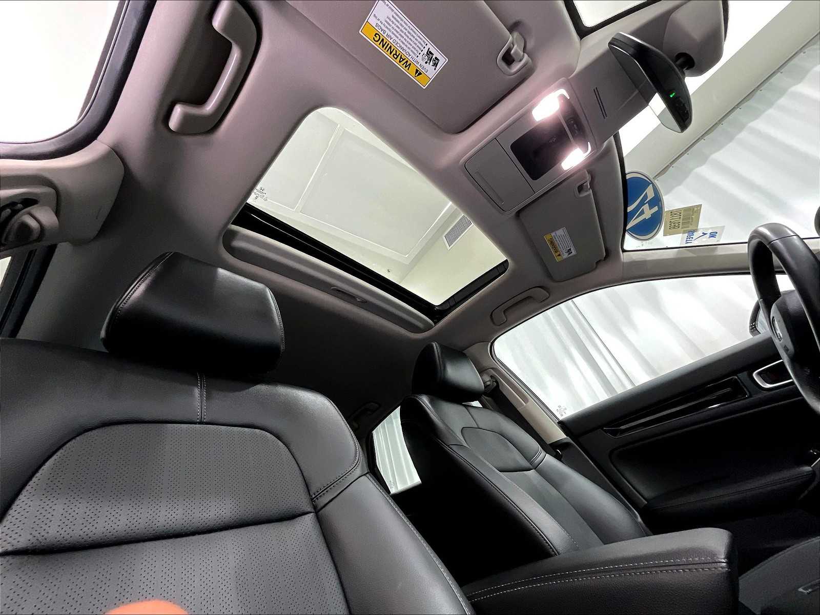 2024 Honda Civic Touring - Photo 22