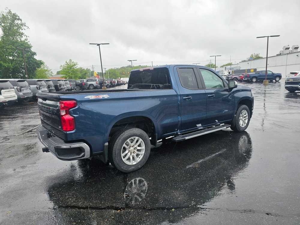 2019 Chevrolet Silverado 1500 LT - Photo 2