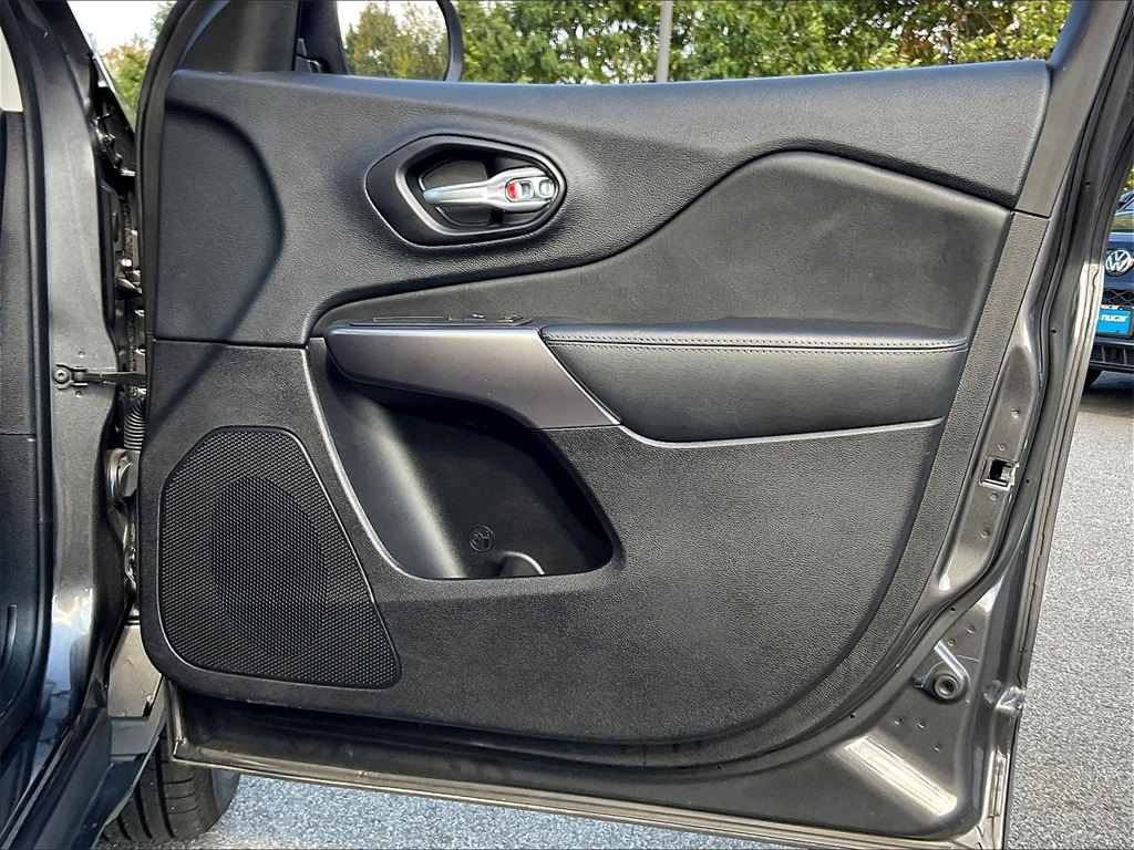 2022 Jeep Cherokee Latitude Lux - Photo 11