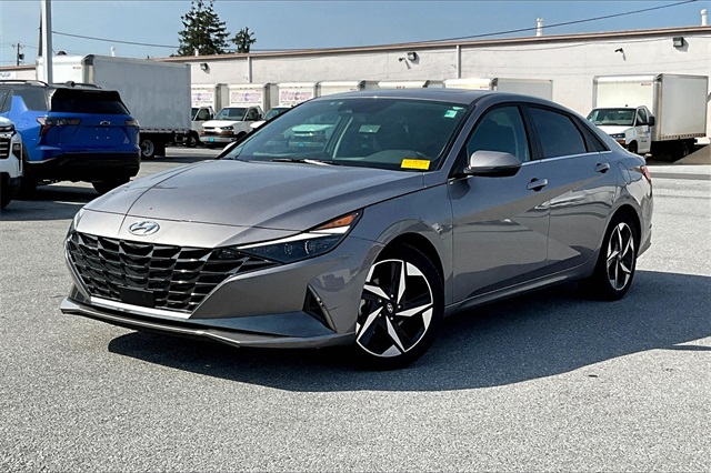 2023 Hyundai Elantra Limited - Photo 2