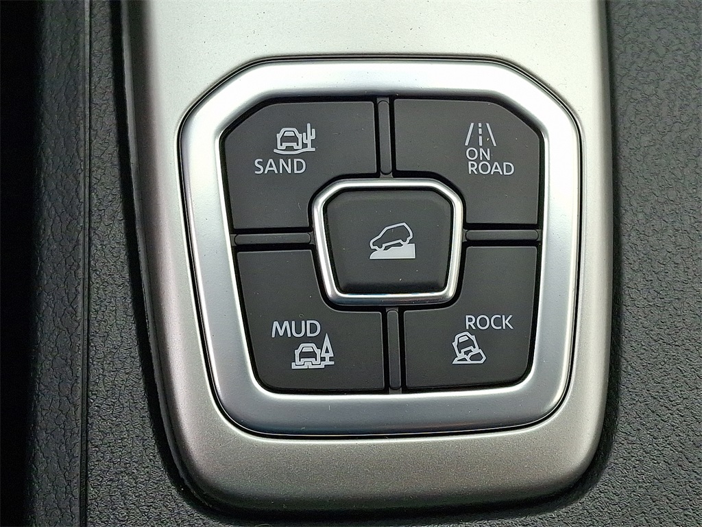 2026 Nissan Frontier SV - Photo 16