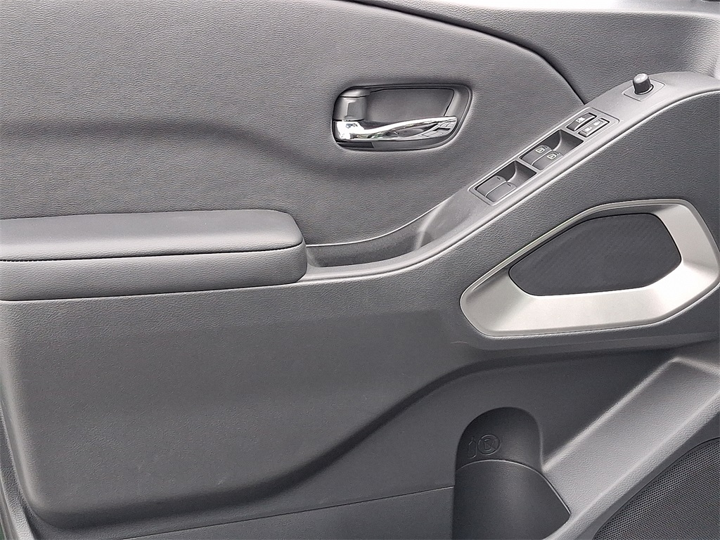 2026 Nissan Frontier SV - Photo 8