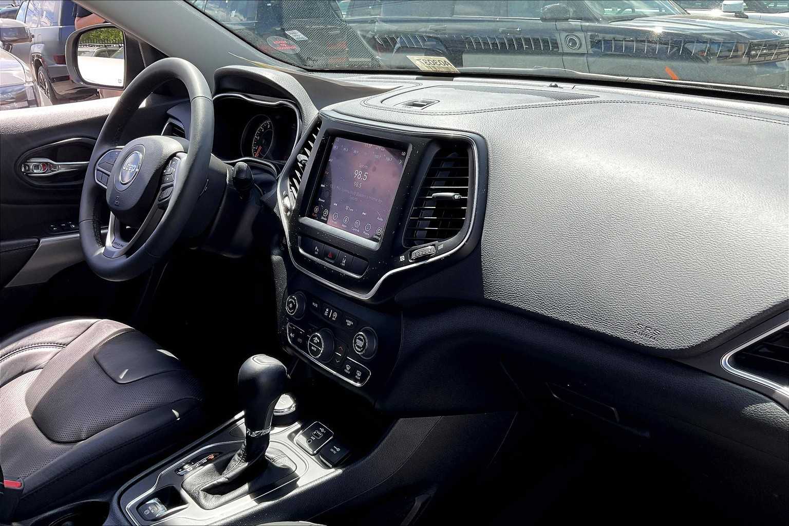 2021 Jeep Cherokee Latitude Lux - Photo 14