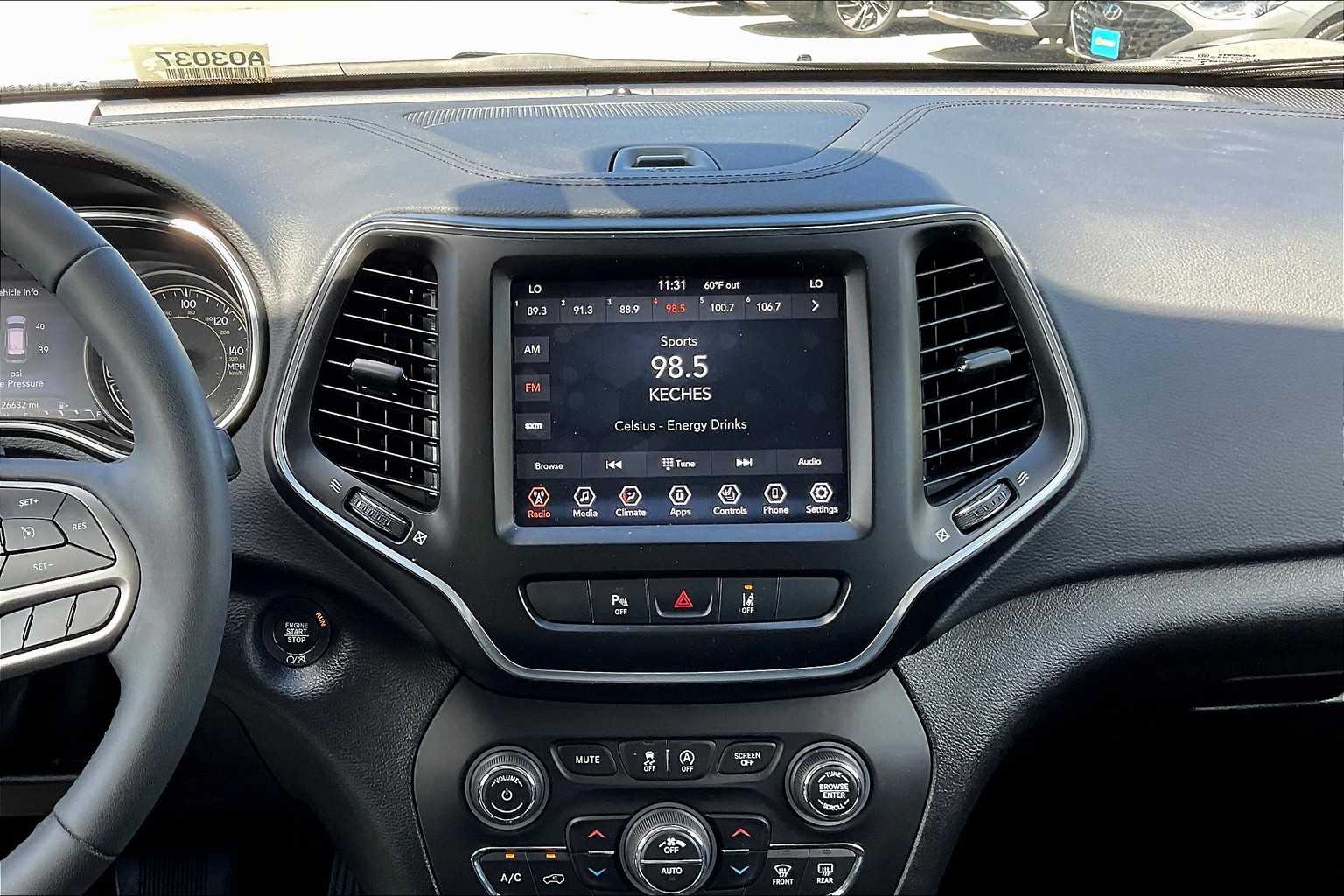 2021 Jeep Cherokee Latitude Lux - Photo 18