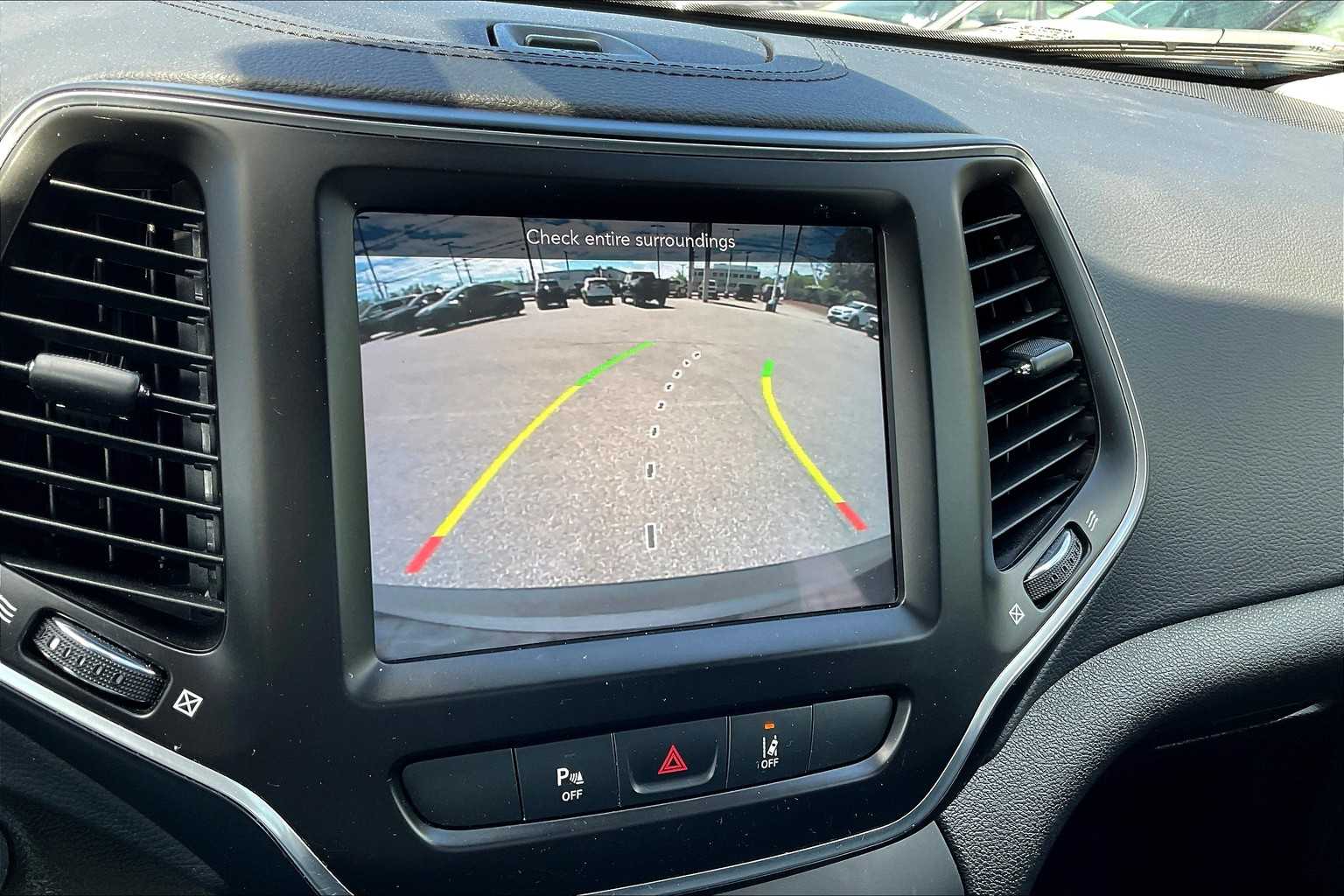 2021 Jeep Cherokee Latitude Lux - Photo 19