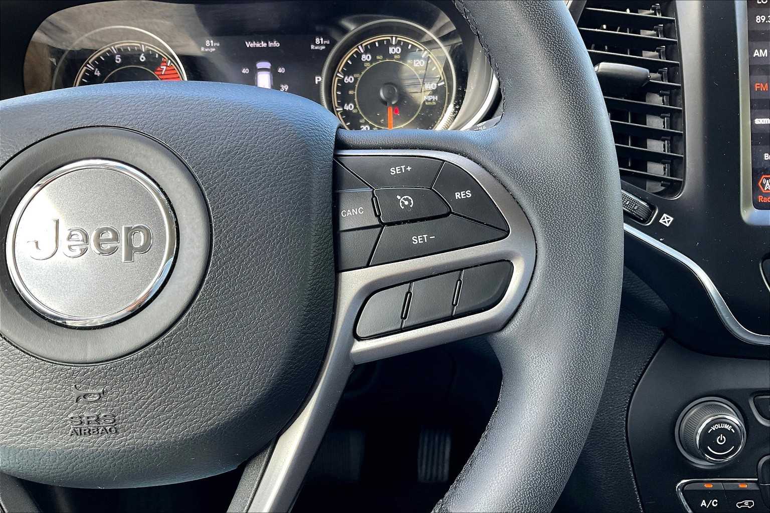 2021 Jeep Cherokee Latitude Lux - Photo 23