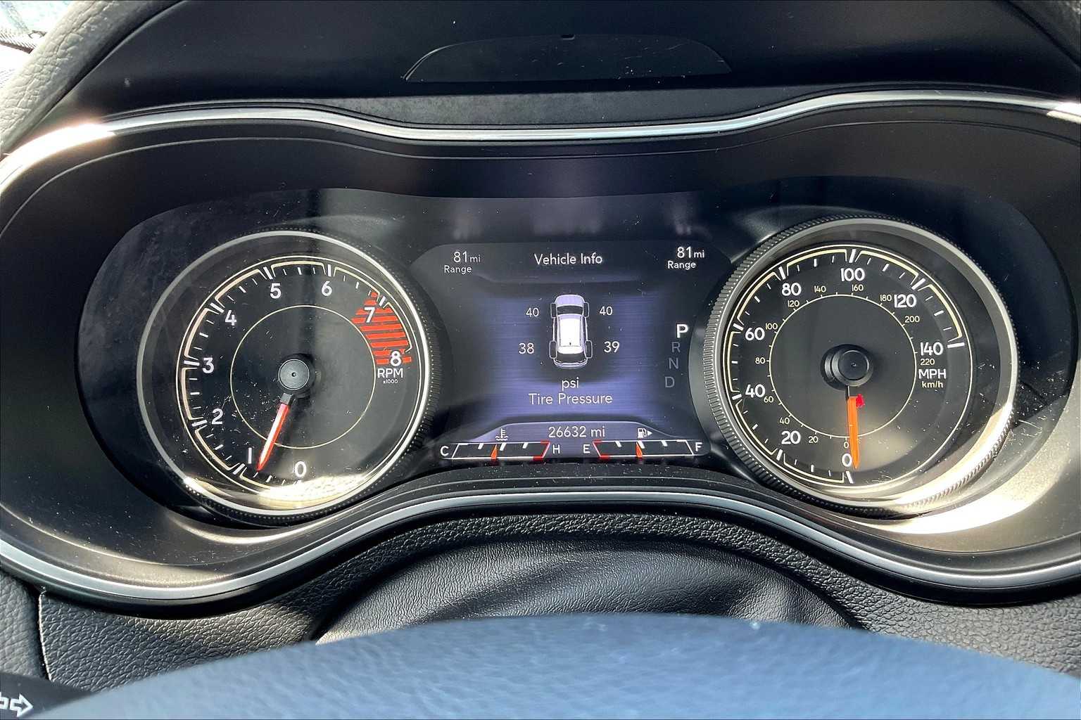 2021 Jeep Cherokee Latitude Lux - Photo 24