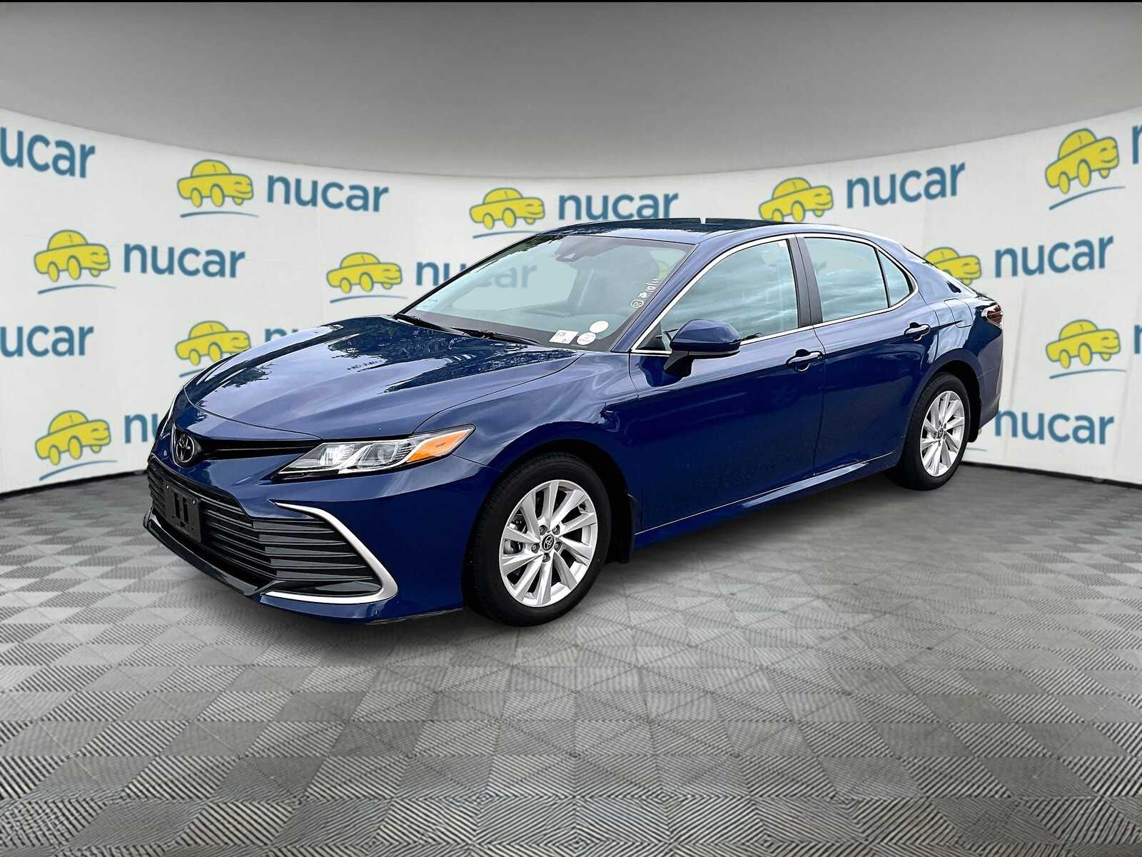 2023 Toyota Camry LE - Photo 2