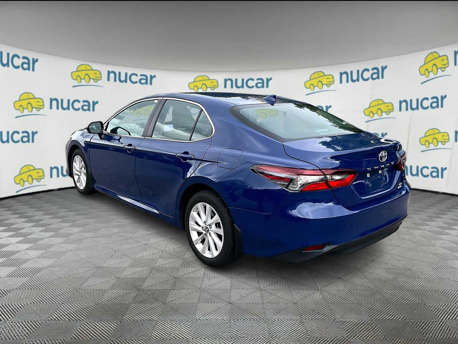 2023 Toyota Camry LE - Photo 3