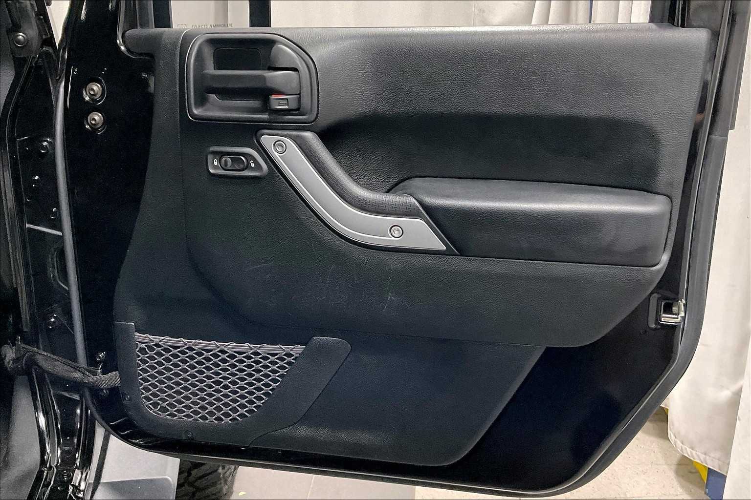 2017 Jeep Wrangler Unlimited Sahara - Photo 12