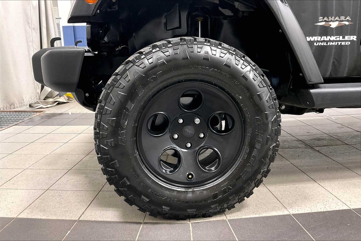 2017 Jeep Wrangler Unlimited Sahara - Photo 7