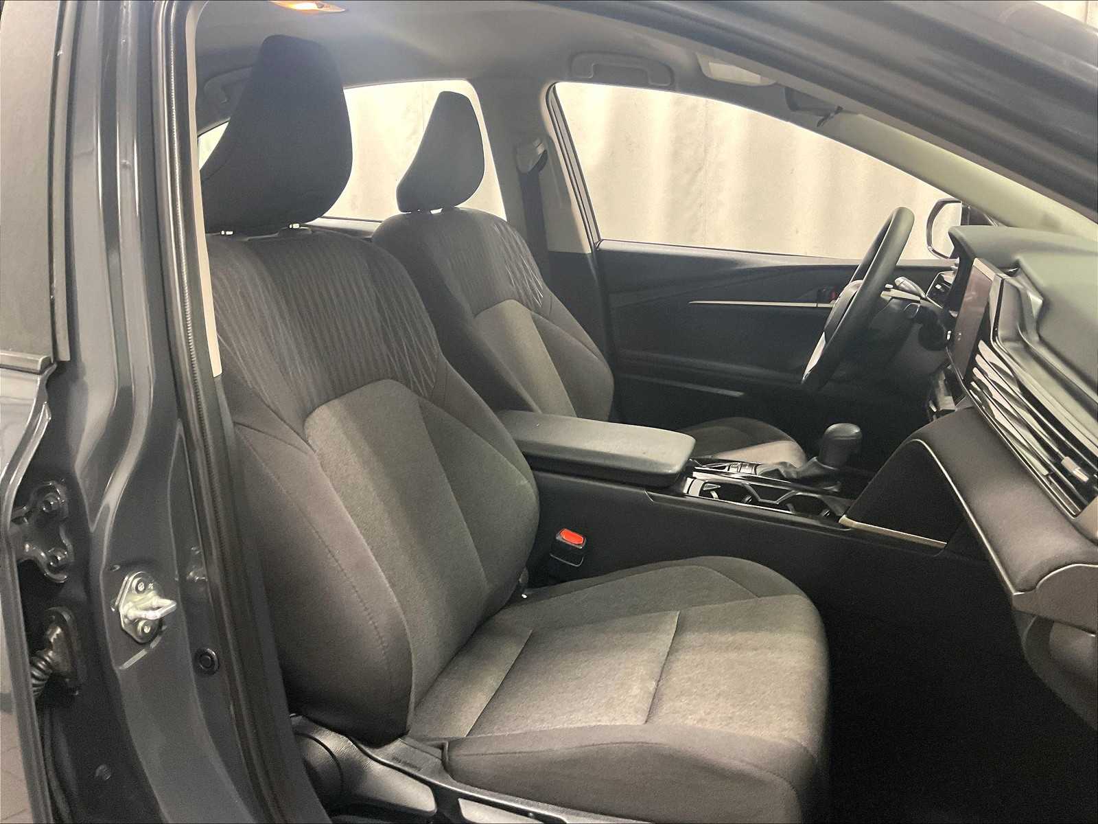 2025 Toyota Camry SE - Photo 11