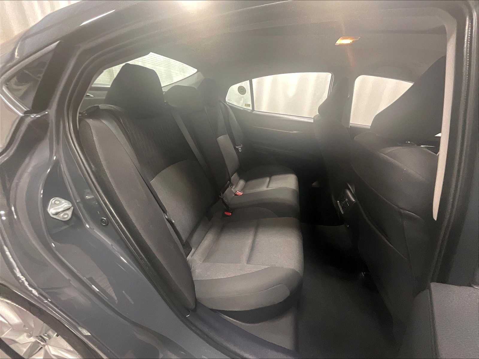 2025 Toyota Camry SE - Photo 16