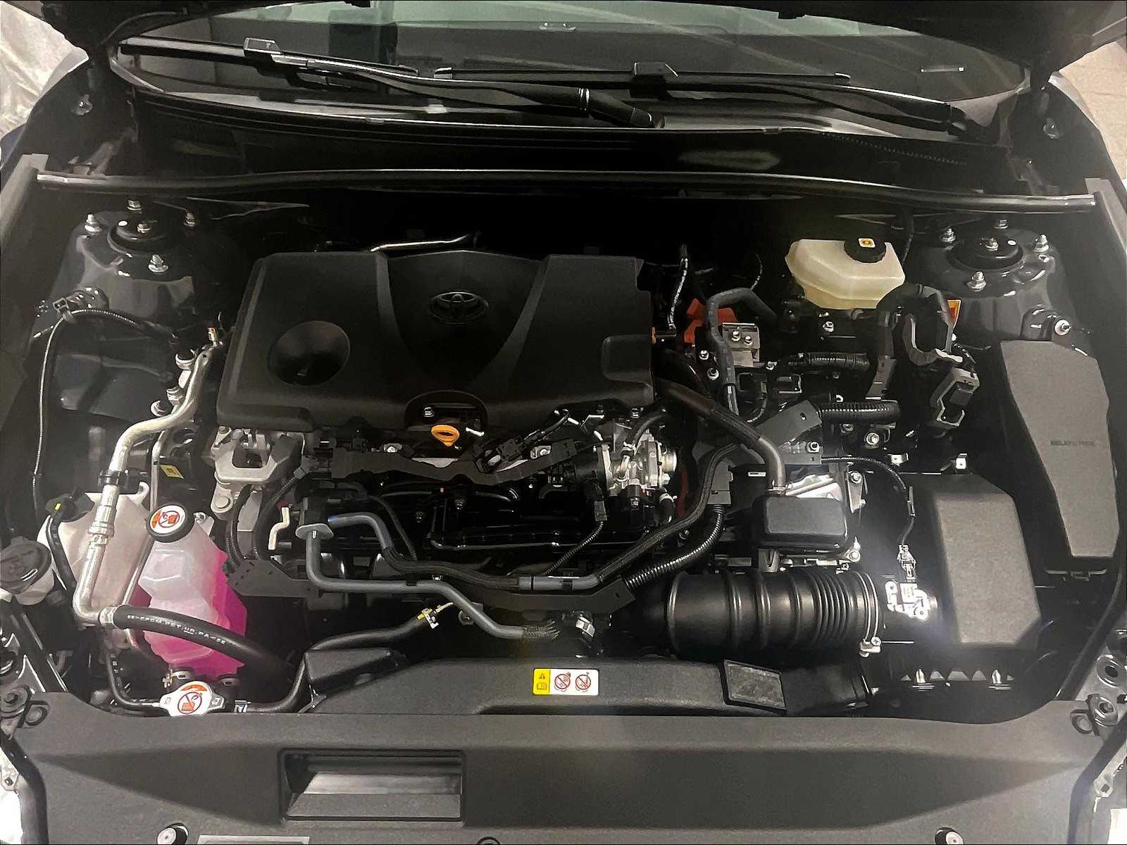 2025 Toyota Camry SE - Photo 29