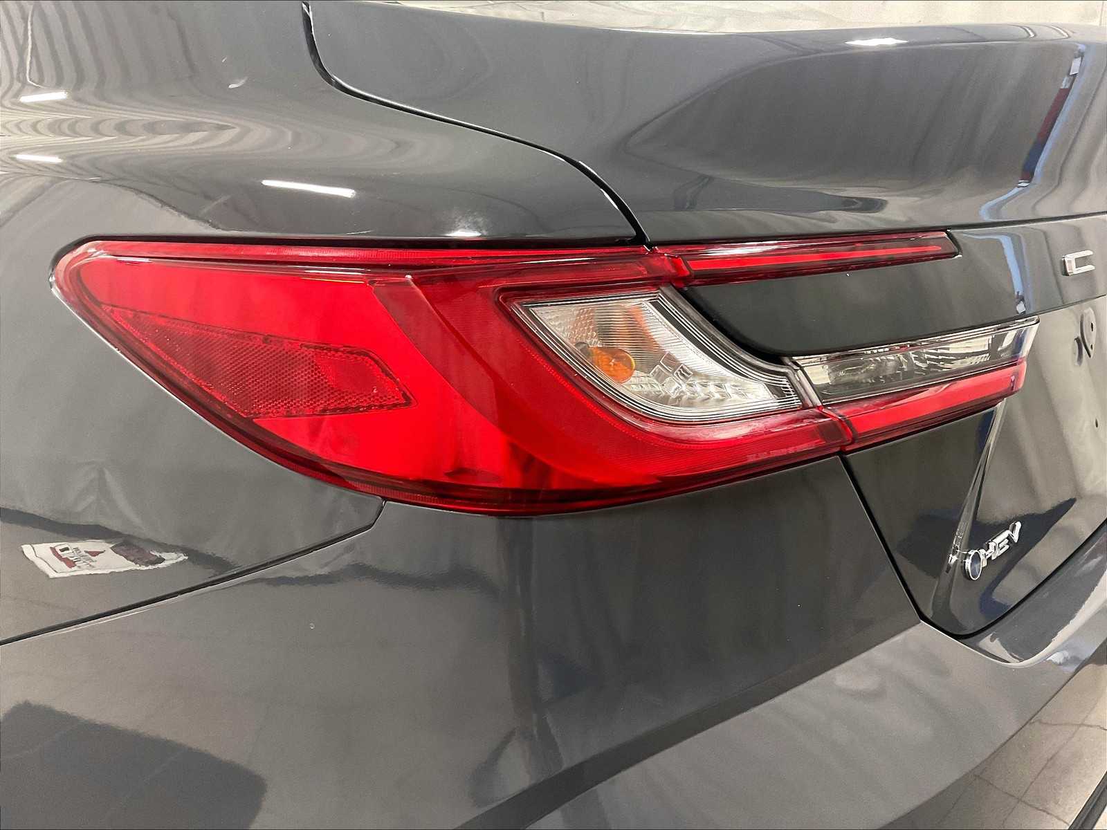 2025 Toyota Camry SE - Photo 33