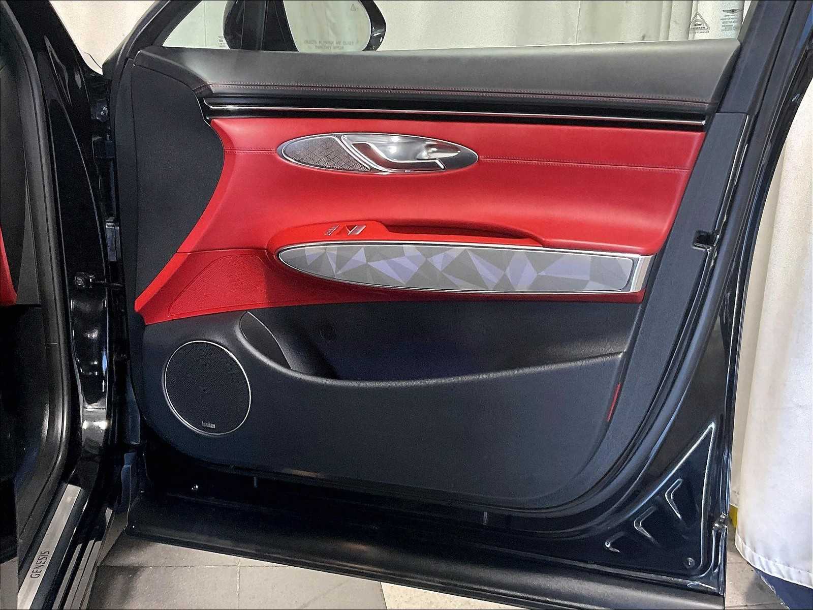 2023 Genesis GV70 3.5T Sport photo 13