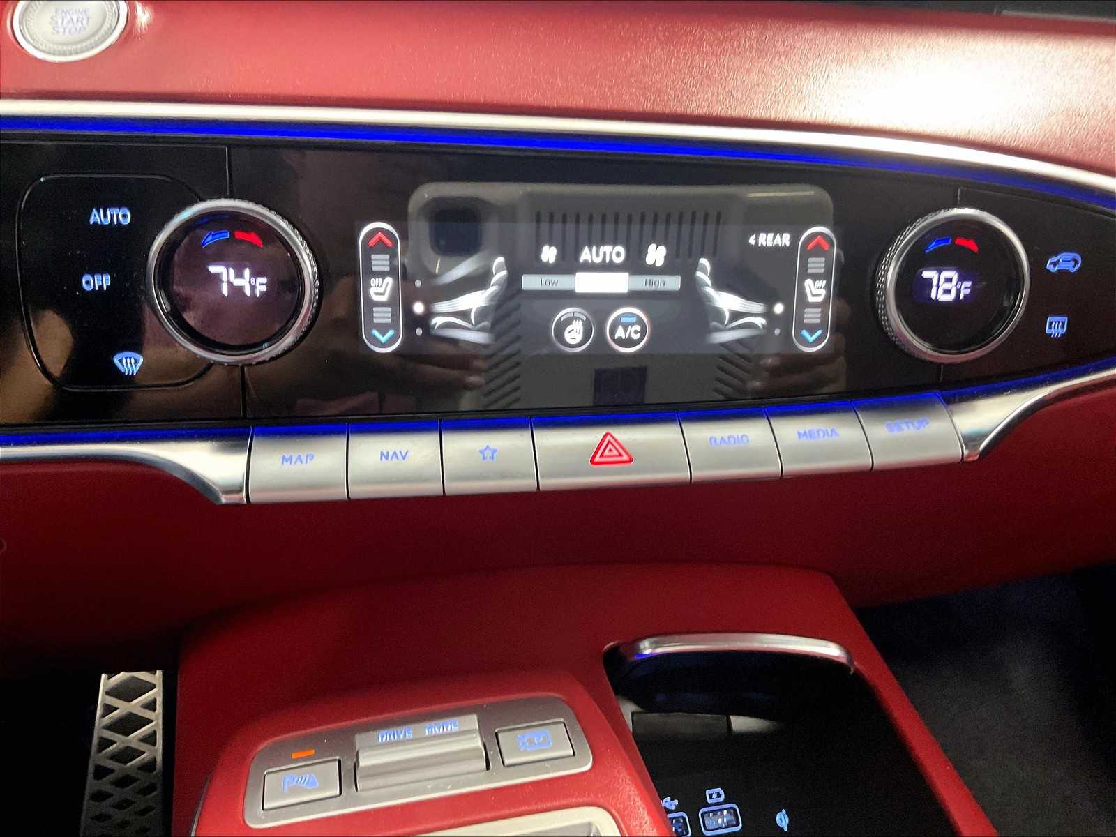 2023 Genesis GV70 3.5T Sport photo 26