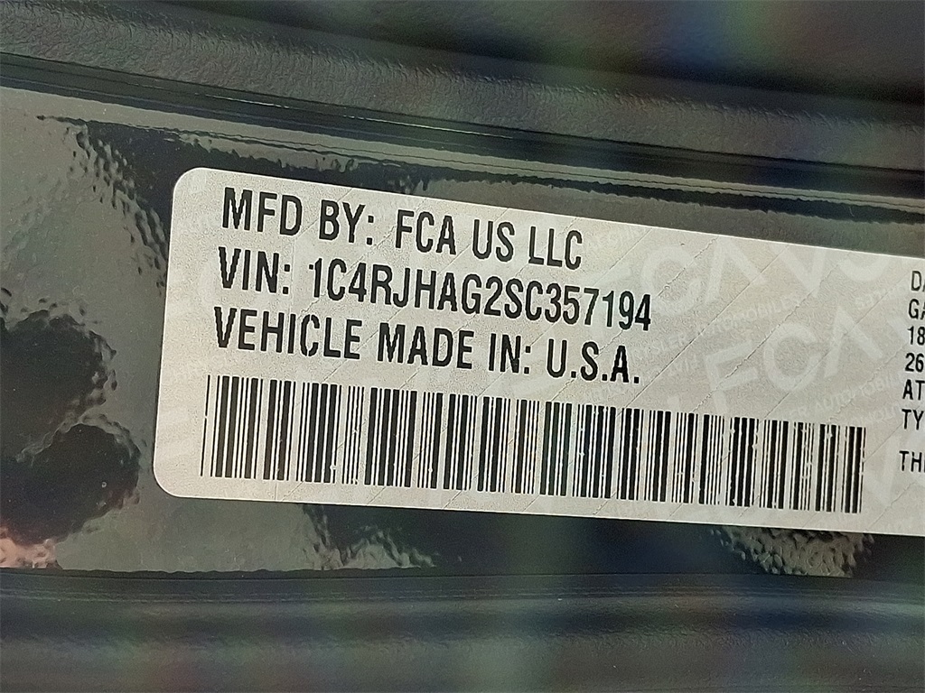 2025 Jeep Grand Cherokee  - Photo 18