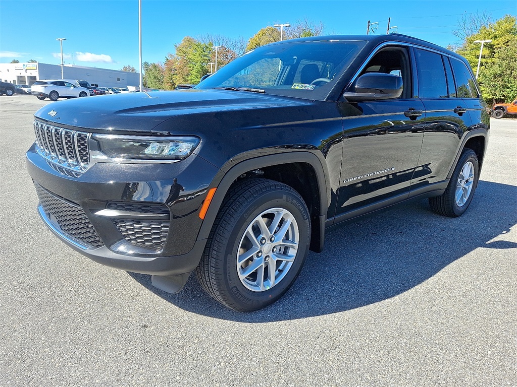 2025 Jeep Grand Cherokee  - Photo 2