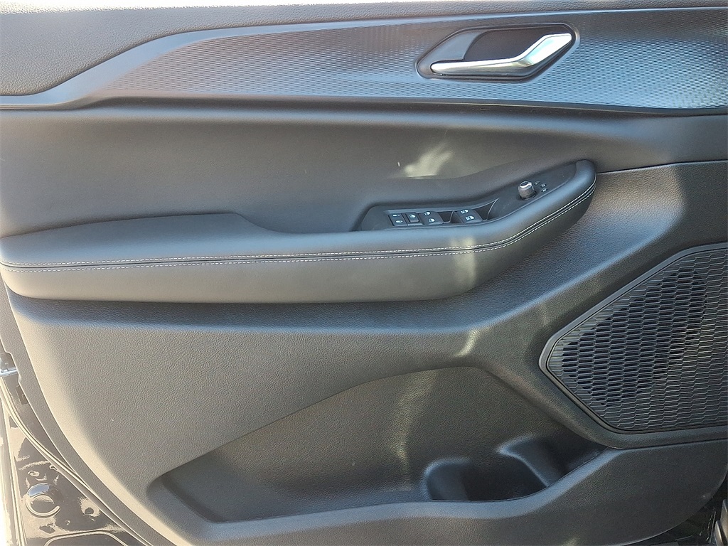 2025 Jeep Grand Cherokee  - Photo 8