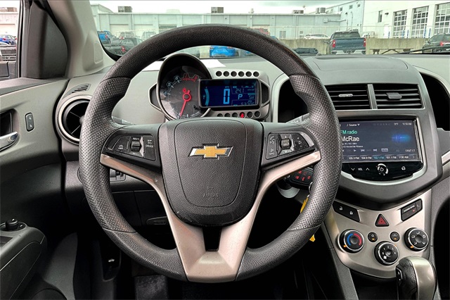 2015 Chevrolet Sonic LT - Photo 16