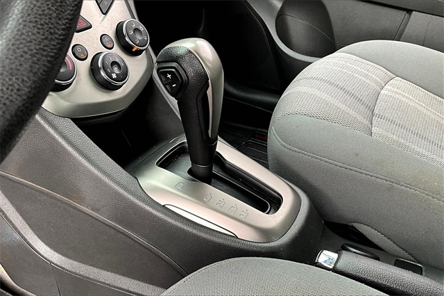 2015 Chevrolet Sonic LT - Photo 19