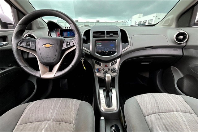 2015 Chevrolet Sonic LT - Photo 20