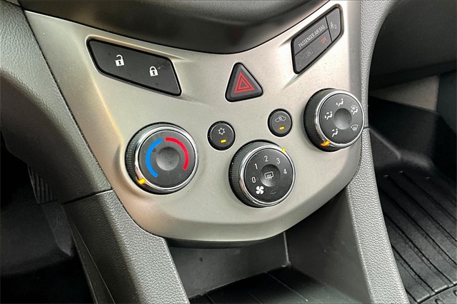 2015 Chevrolet Sonic LT - Photo 22