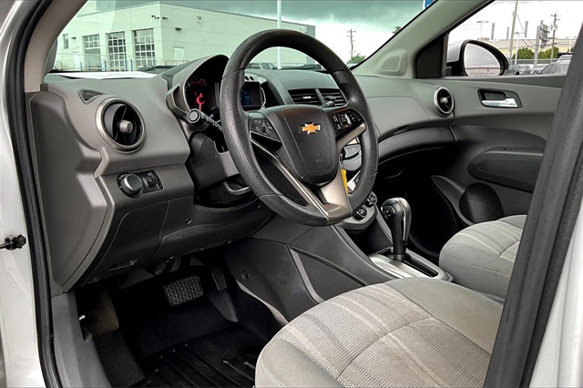 2015 Chevrolet Sonic LT - Photo 8