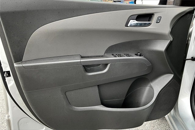 2015 Chevrolet Sonic LT - Photo 9