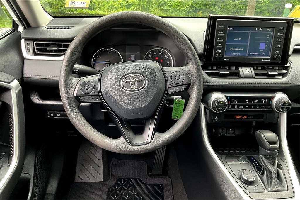 2021 Toyota RAV4 Hybrid LE - Photo 17