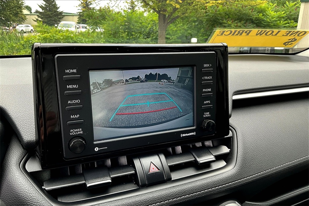 2021 Toyota RAV4 Hybrid LE - Photo 19