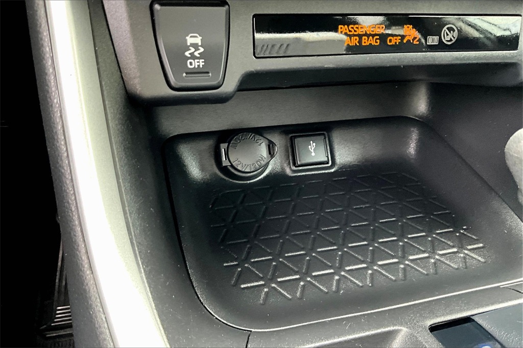 2021 Toyota RAV4 Hybrid LE - Photo 27