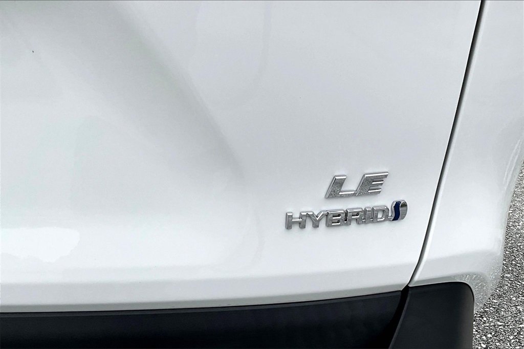 2021 Toyota RAV4 Hybrid LE - Photo 29