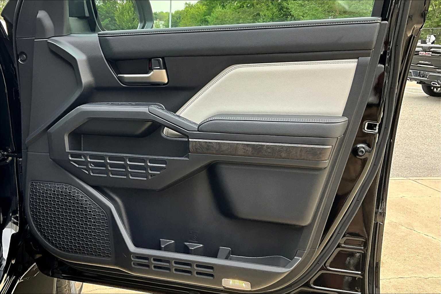 2025 Toyota Tacoma Limited Hybrid - Photo 12