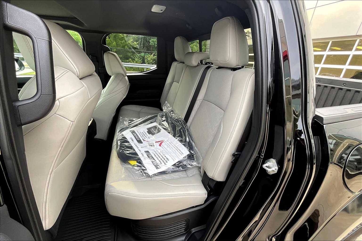 2025 Toyota Tacoma Limited Hybrid - Photo 15