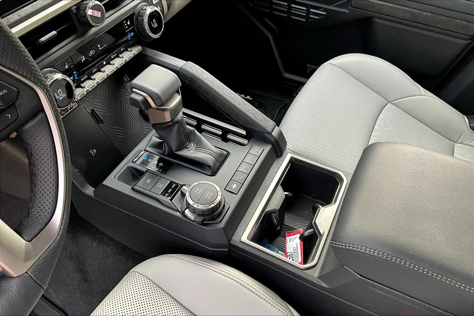 2025 Toyota Tacoma Limited Hybrid - Photo 20
