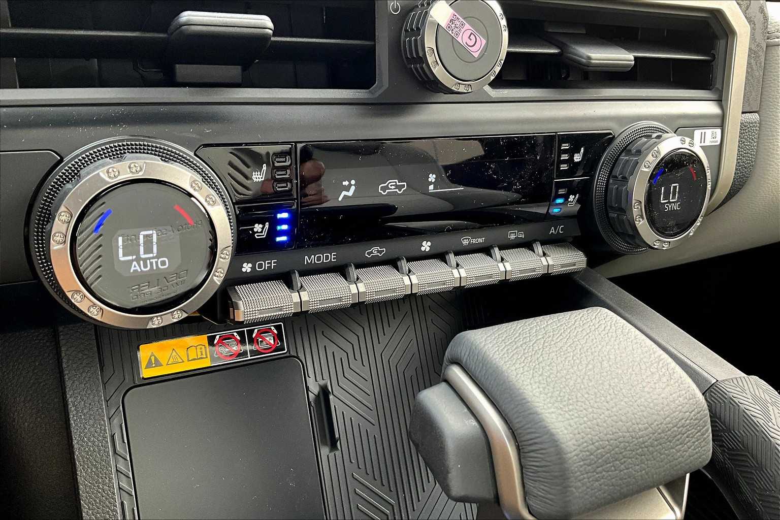 2025 Toyota Tacoma Limited Hybrid - Photo 26