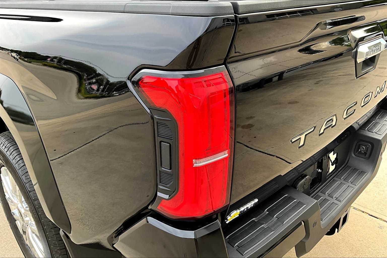 2025 Toyota Tacoma Limited Hybrid - Photo 35