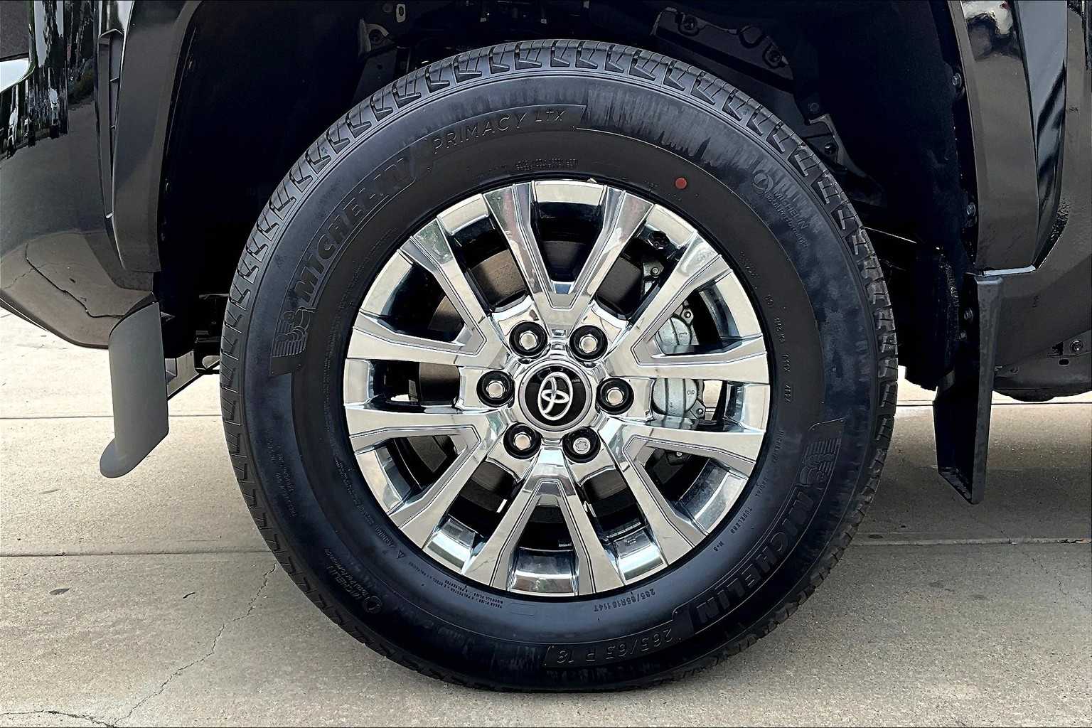 2025 Toyota Tacoma Limited Hybrid - Photo 7