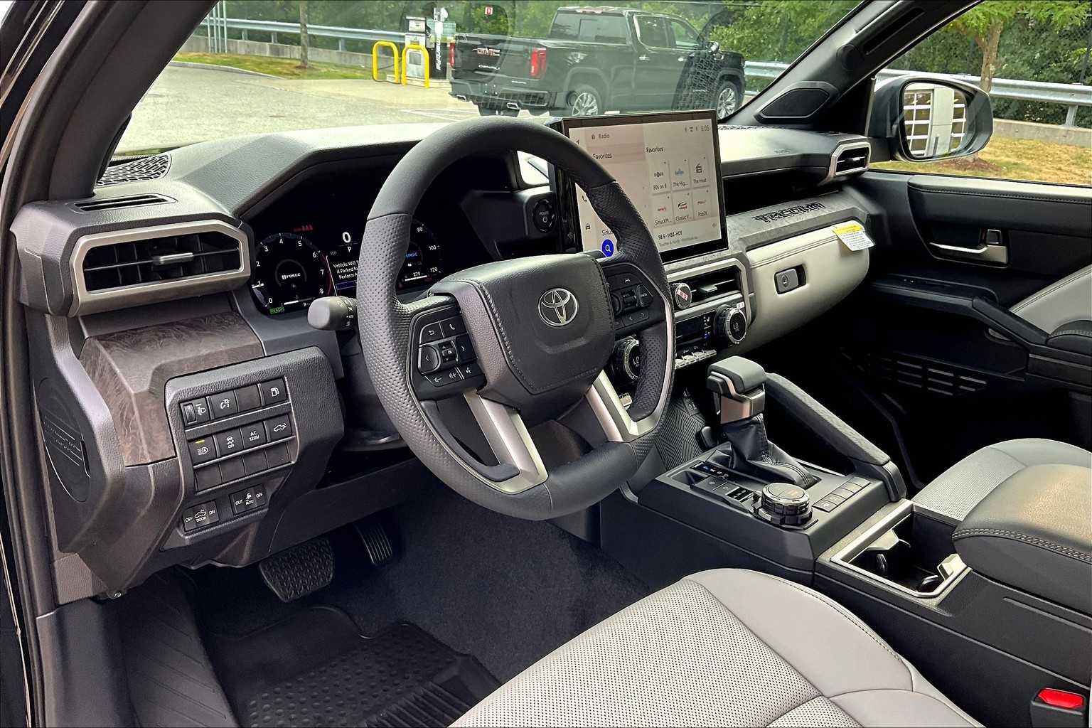 2025 Toyota Tacoma Limited Hybrid - Photo 8