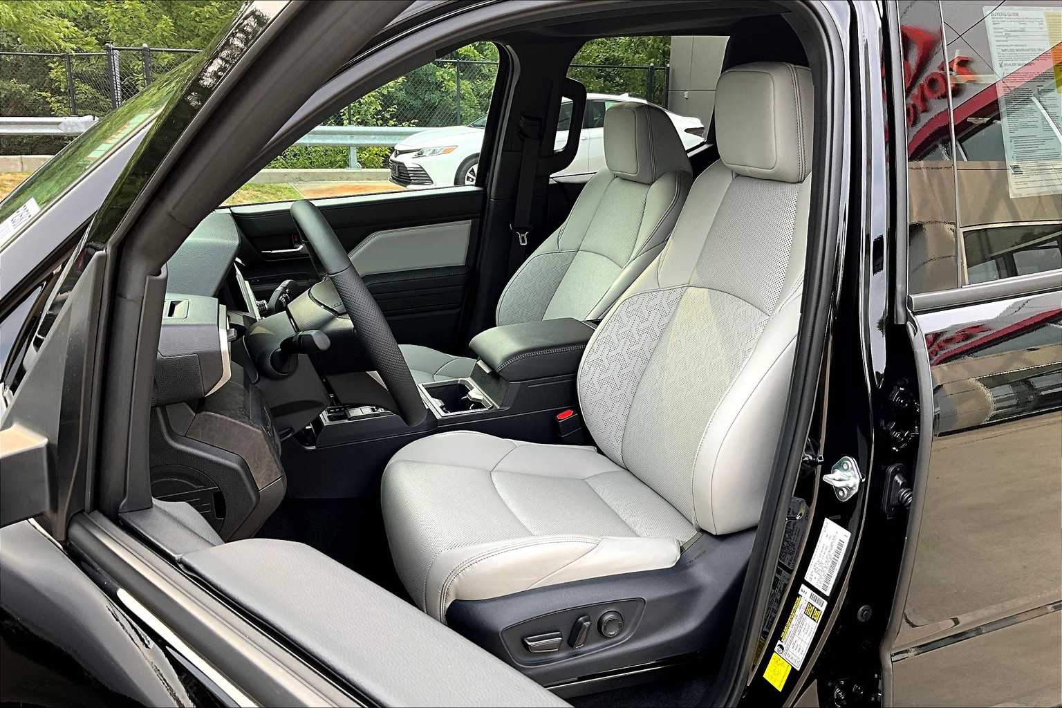 2025 Toyota Tacoma Limited Hybrid - Photo 10